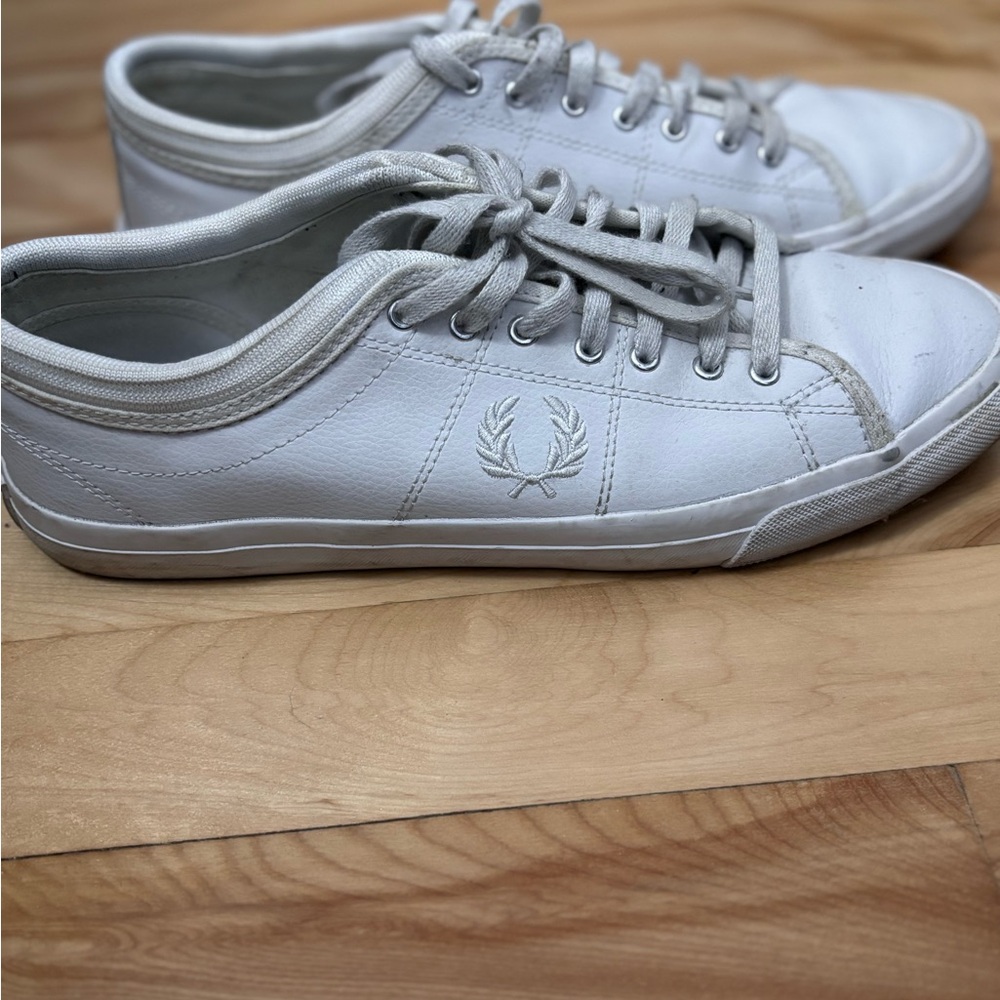 Fred Perry Classic White Lace-Up Shoes